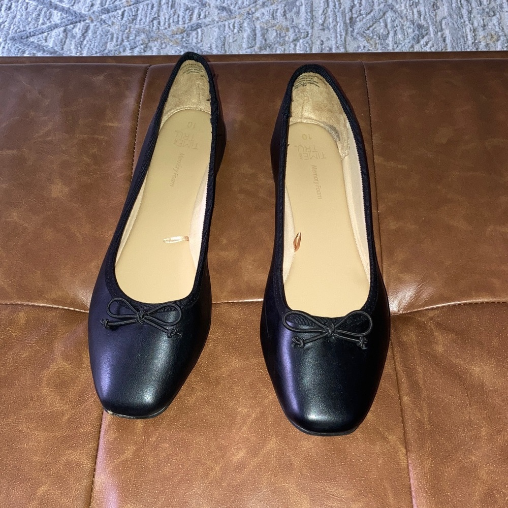 Black ballet flats vegan 
Size 10 brand new